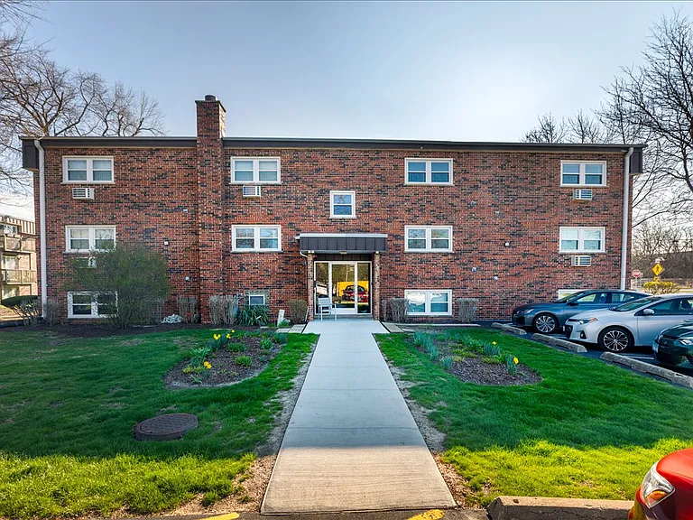5740 East Ave #2D — Photo 1