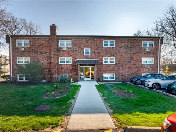 5740 East Ave, La Grange, IL