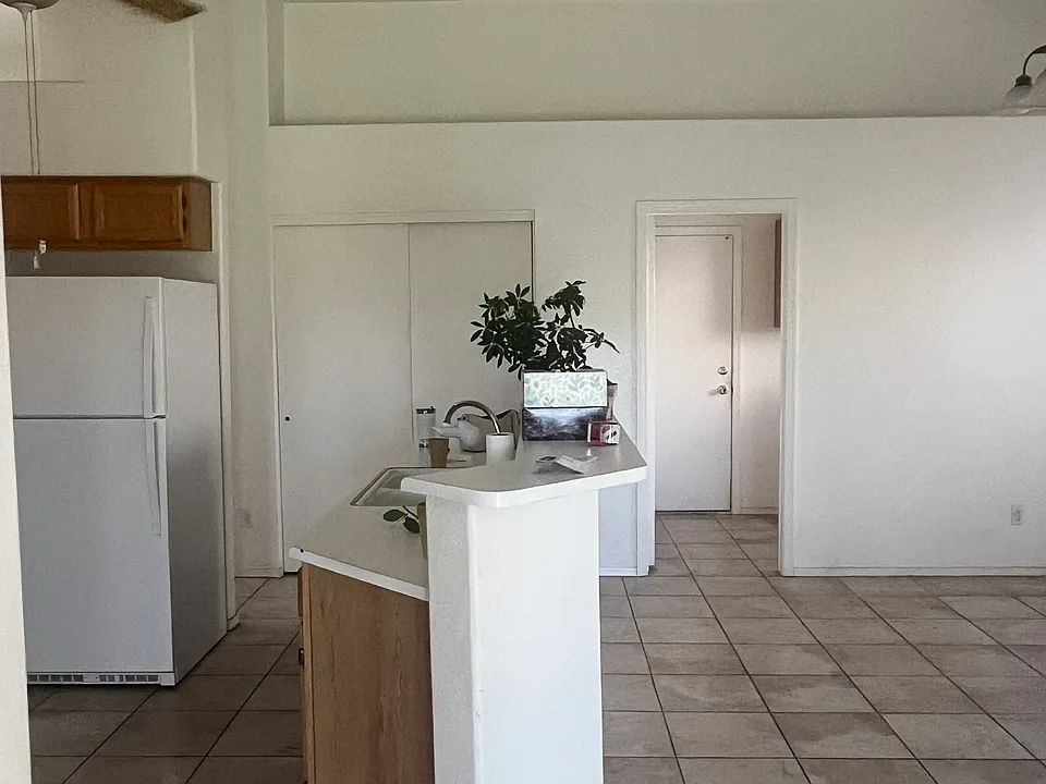 1551 W Cindy St