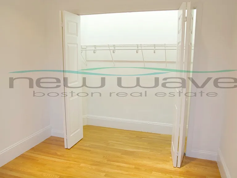 51 Queensberry St #21 — Photo 8