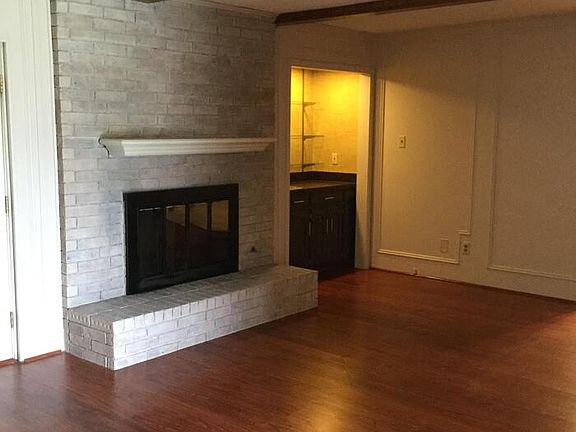 3rd image of 517 Caravaca Dr