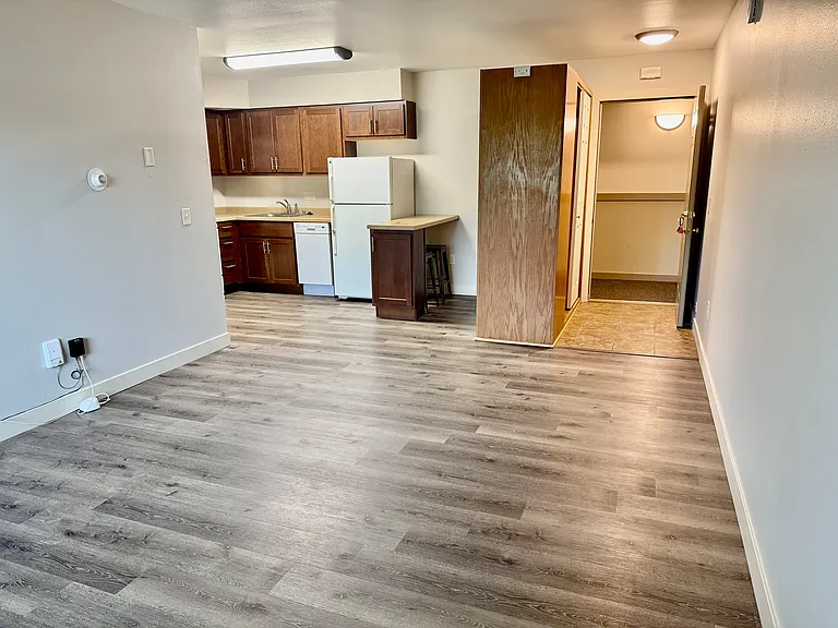 Middleton Commons — Photo 32