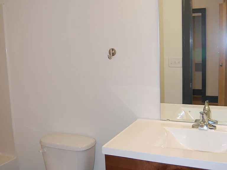 420 E Grace St — Photo 9