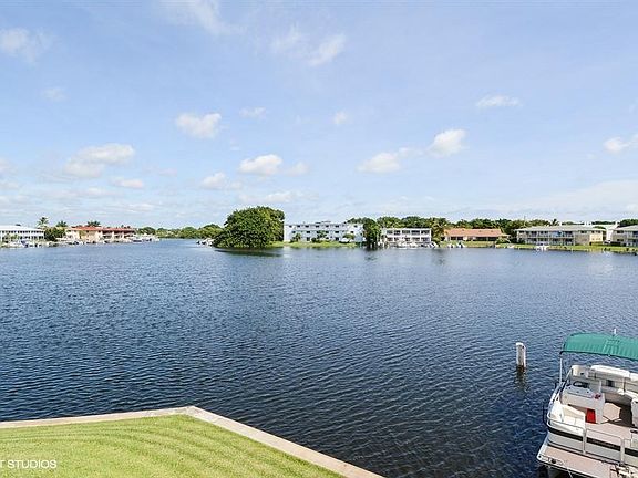 2nd image of 313 Lake Cir APT 116