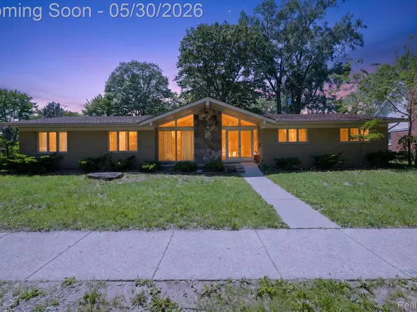 28013 Roan Dr, Warren, MI 48093