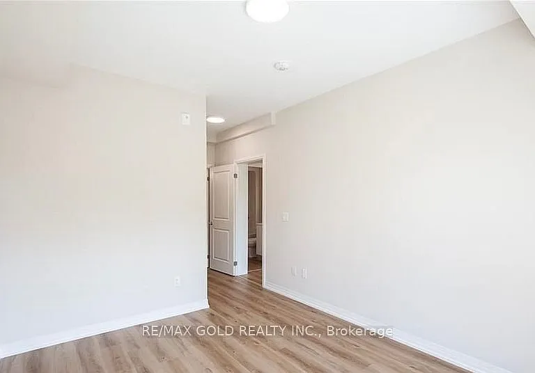 50 Herrick Ave — Photo 15