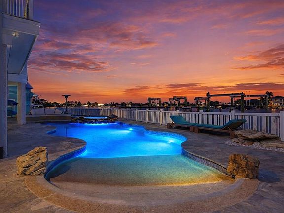 5th image of 391 12th Ave