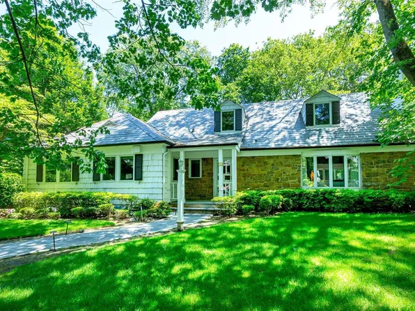 11 Merrivale Road, Great Neck, NY 11021