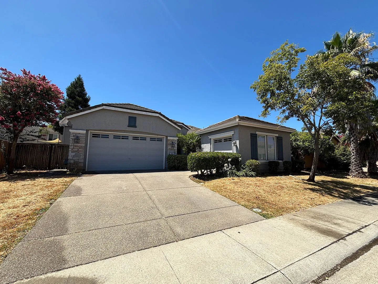 Beautiful Home with Great Layout in Newton Ranch — Photo 1