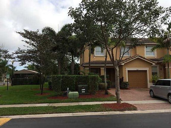 2nd image of 1087 NE 41st Pl #1087