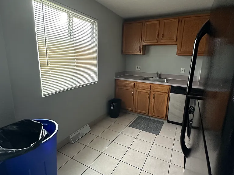 4878 Banbury Ct #4 — Photo 8
