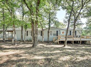 322 Briar Oaks Ln, Azle, TX 76020