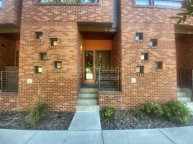 2200 Tremont Pl #6 — Photo 29