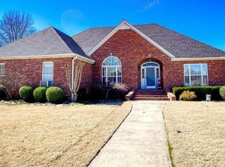 1800 Fairway Ln, Paragould, AR 72450