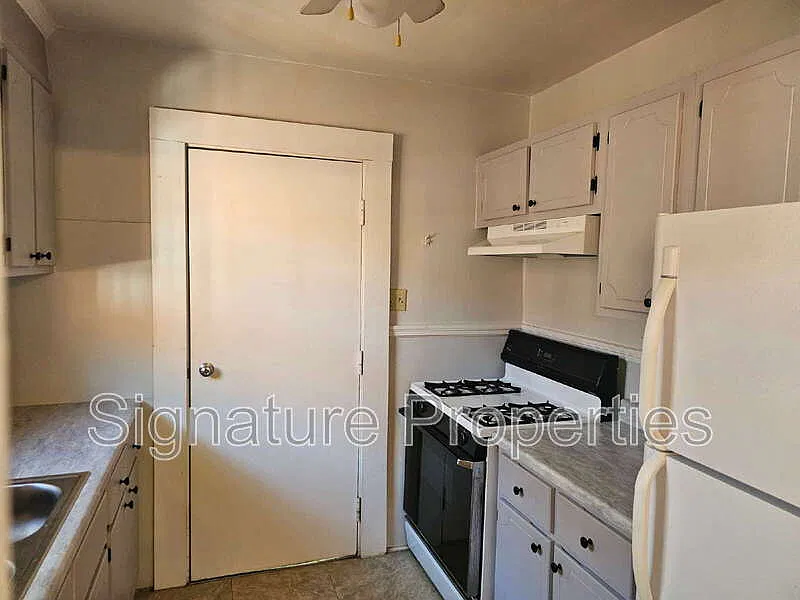 2 bed, 1.0 bath, 1125 sqft, $1,520 — Photo 3
