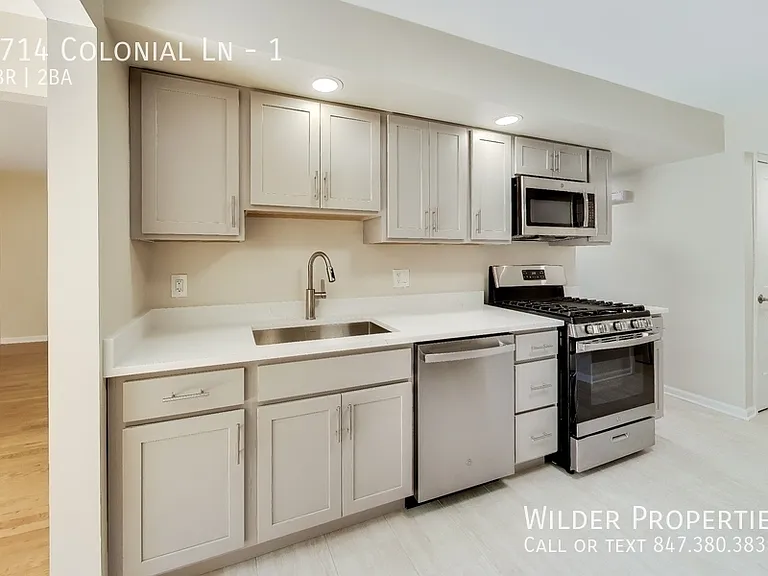 1714 Colonial Ln #1 — Photo 12