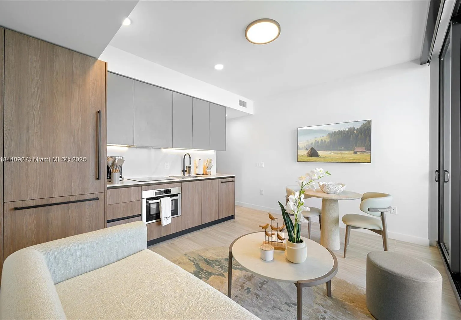 72 Park — Photo 4