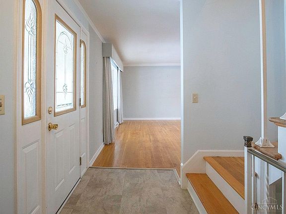 3rd image of 1048 Thornfield Ln