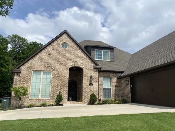 186 N Hawkstone Dr, Fayetteville, AR 72704