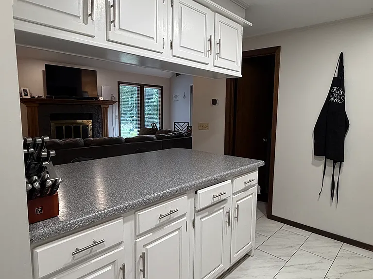2421 S Yellowstone St #201 — Photo 8