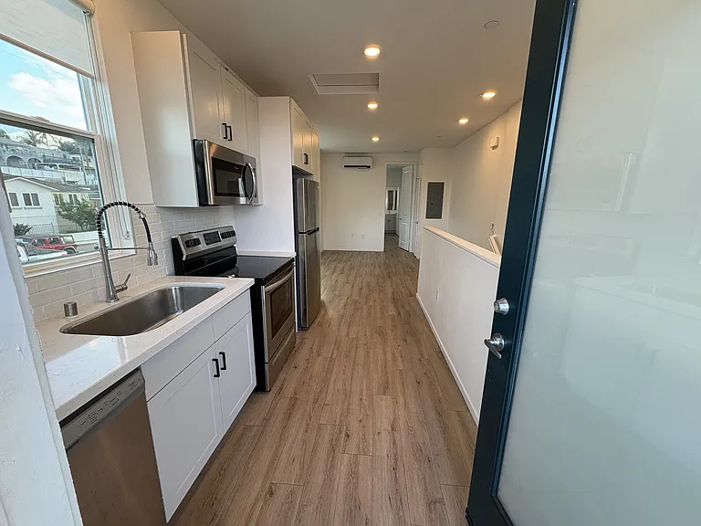2058 N Highland Ave #2054 — Photo 2