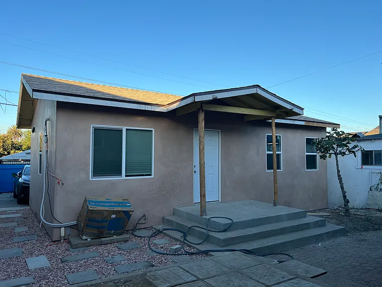 3249 E 2nd St — Photo 1