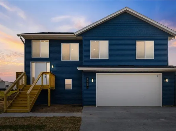 1416 Duncan Dr, Muscatine, IA 52761