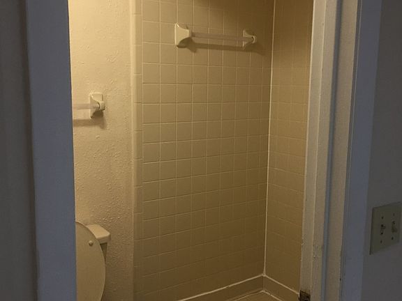 5th image of 7427 Sugar Bend Dr