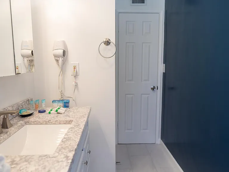 1406 W Roberta Ave — Photo 62