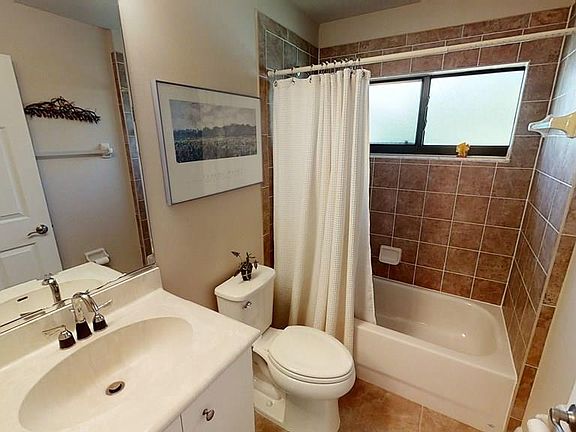 4th image of 38 Southlake Dr