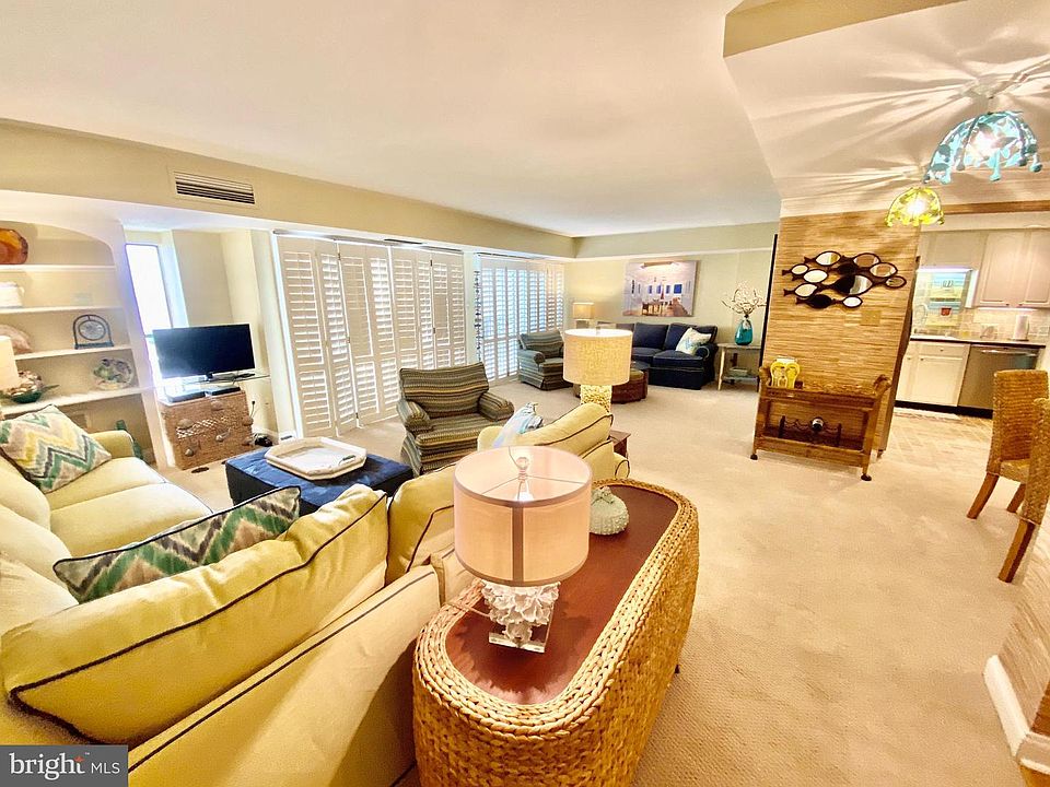1st image of 527 N Boardwalk Unit 617