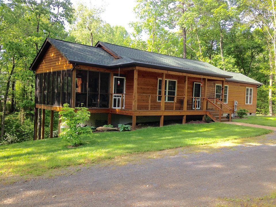 Beautiful cedar siding ranch