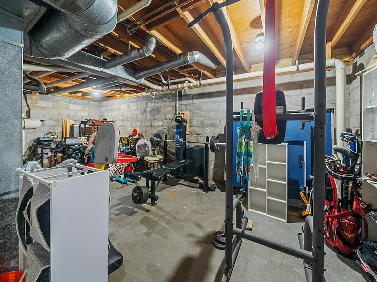 22 Pamrapo Ct W — Photo 40
