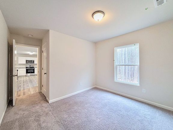 3rd image of 250 Mariposa Ln