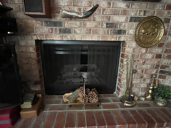 4th image of 3348 Deer Park Ave