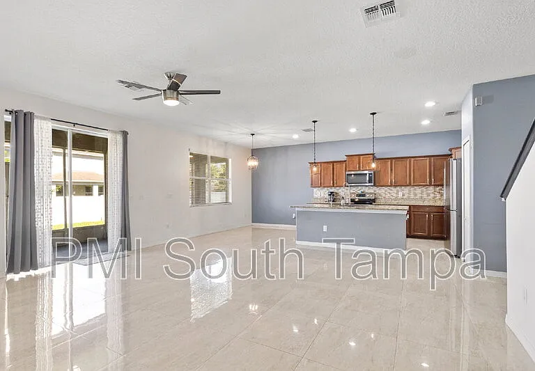 11403 Holmbridge Ln — Photo 10