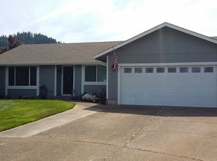542 67th St, Springfield, OR 97478