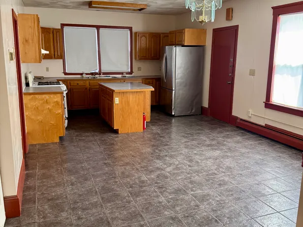 508 Bowen St #1, Fall River, MA 02724