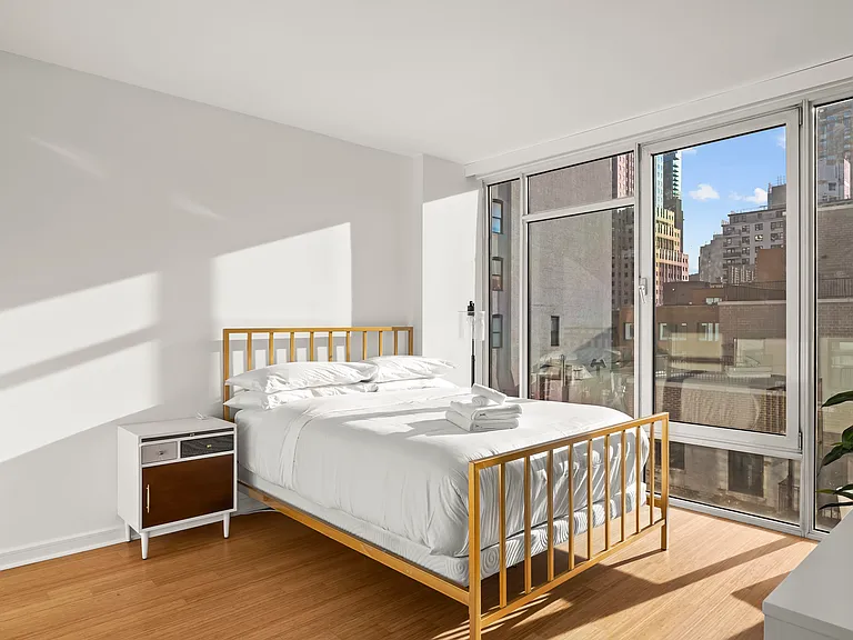 350 W 53rd St #A — Photo 23