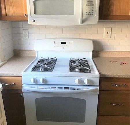 3rd image of 656 Jamestown Ave