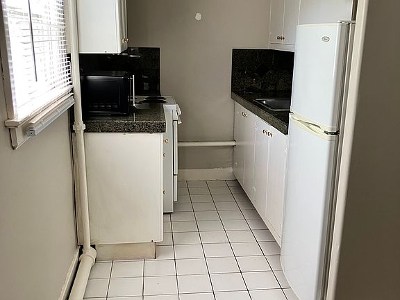 3rd image of 4541 Brooklyn Ave NE APT 13