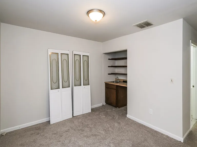 6919 Taylor Manor Ave — Photo 9
