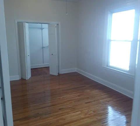 3rd image of 45 Montague Pl APT 1