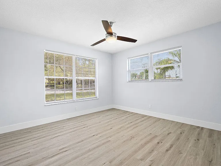 2500 NE 19th Ave #1 — Photo 11