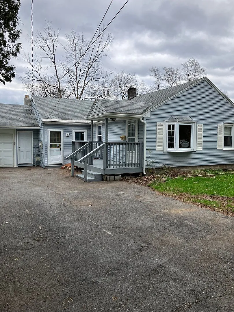 404 Plymouth Ave photo 1