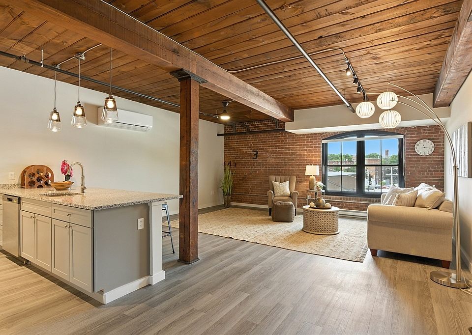 1st image of 55 Sterling St #208