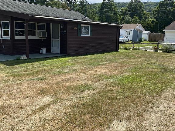 3rd image of 518 Sullivan Way