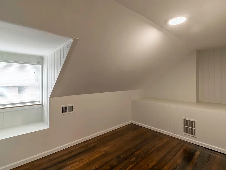 1021 Portland St #2 — Photo 18