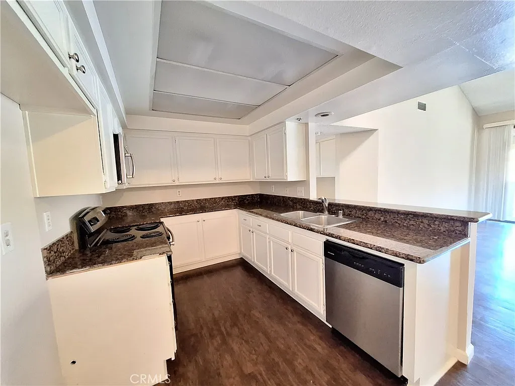 2 bed, 1204 sqft, $2,600 — Photo 4
