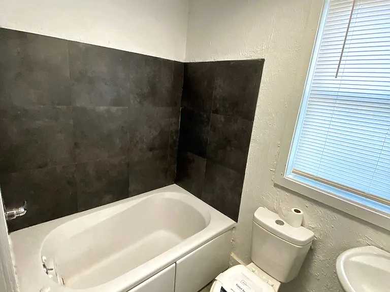 1203 W Butler St — Photo 9